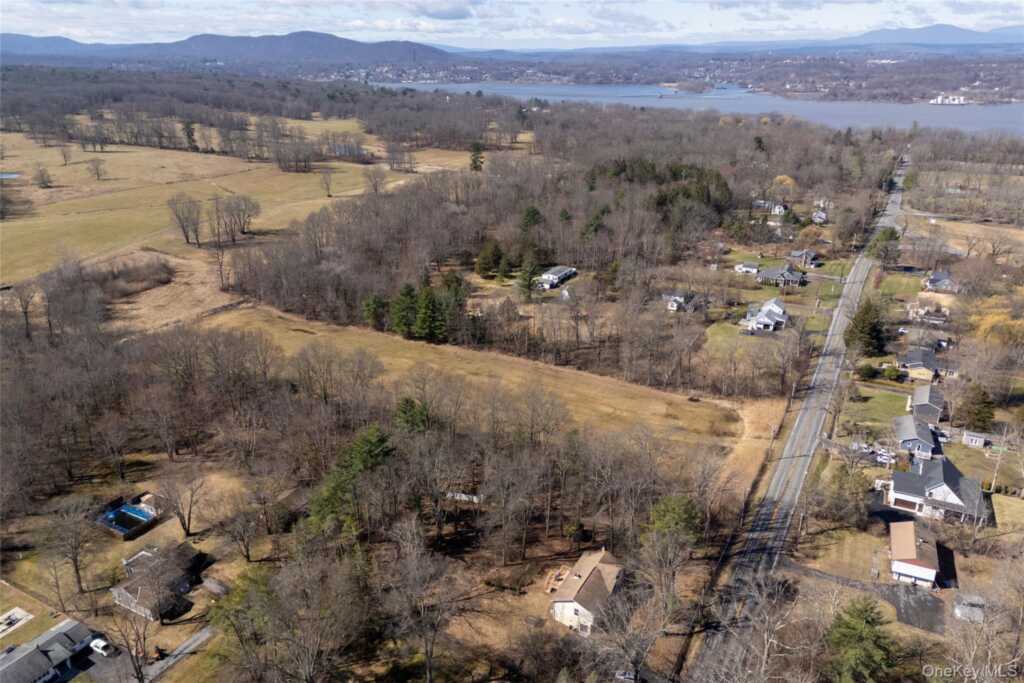 212 Rhinecliff Road, Rhinebeck, NY 12572 - Photo 17 of 18