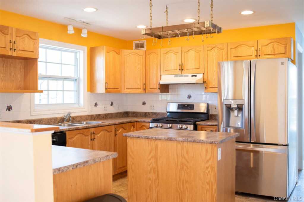 212 Rhinecliff Road, Rhinebeck, NY 12572 - Photo 9 of 18