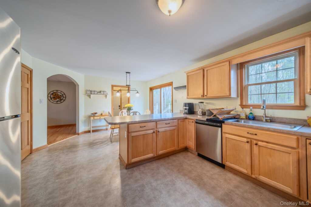 226 Blue Mountain Road, Saugerties, NY 12477 - Photo 10 of 45