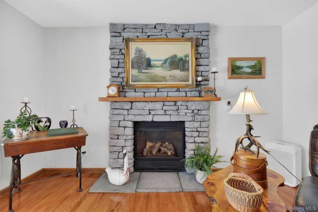 16 Carol Anns Way, Saugerties, NY 12477 - Photo 9 of 49