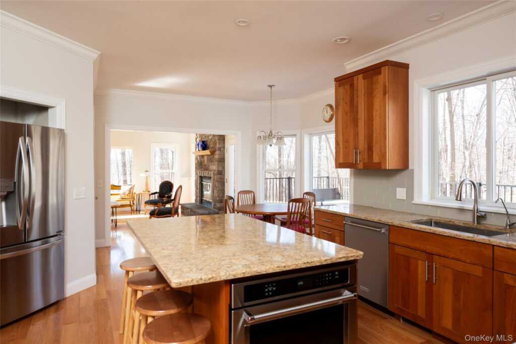 35 Peacock Road, Rhinebeck, NY 12572 - Photo 9 of 32