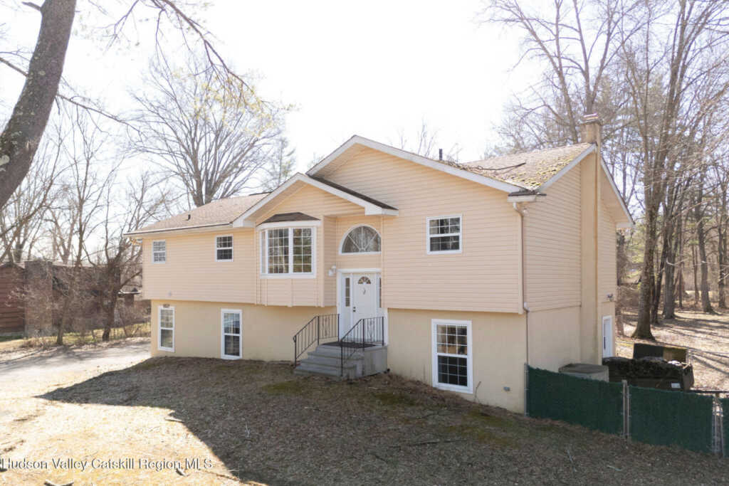 212 Rhinecliff Road, Rhinebeck, NY 12572