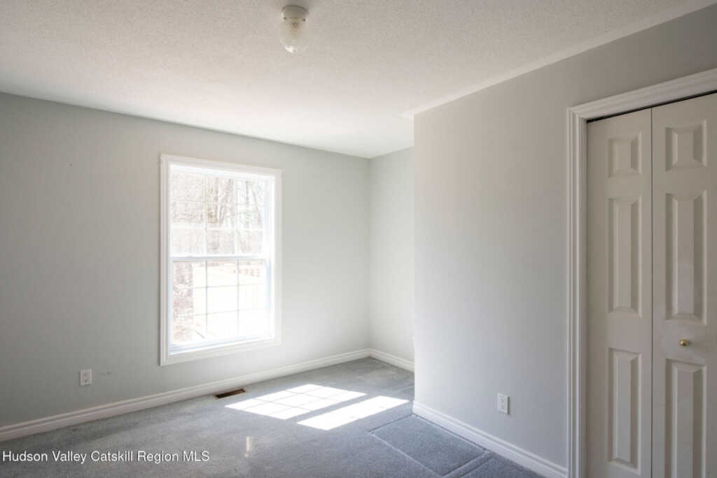 212 Rhinecliff Road, Rhinebeck, NY 12572 - Photo 11 of 18