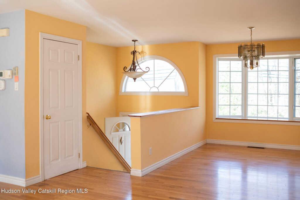 212 Rhinecliff Road, Rhinebeck, NY 12572 - Photo 5 of 18