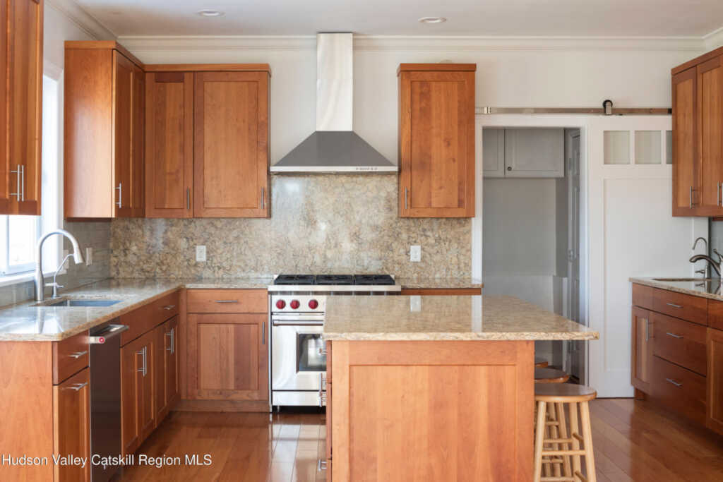 35 Peacock Road, Rhinebeck, NY 12572 - Photo 7 of 32