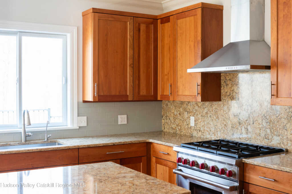 35 Peacock Road, Rhinebeck, NY 12572 - Photo 8 of 32