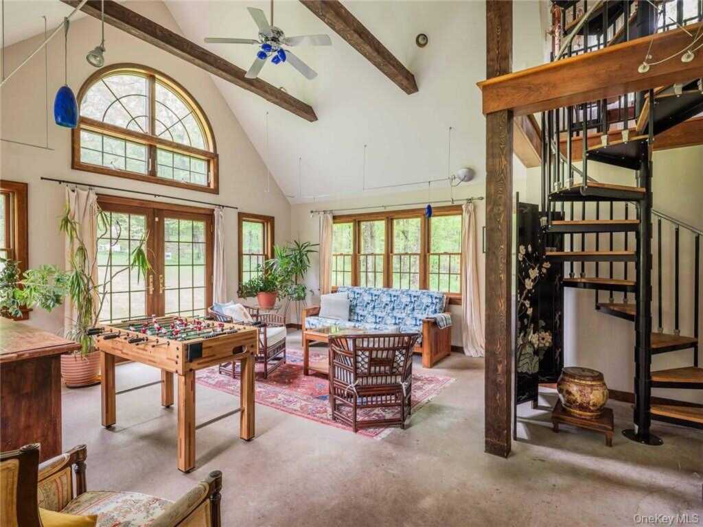 74 Hilltop Road, Rhinebeck, NY 12572 - Photo 17 of 40