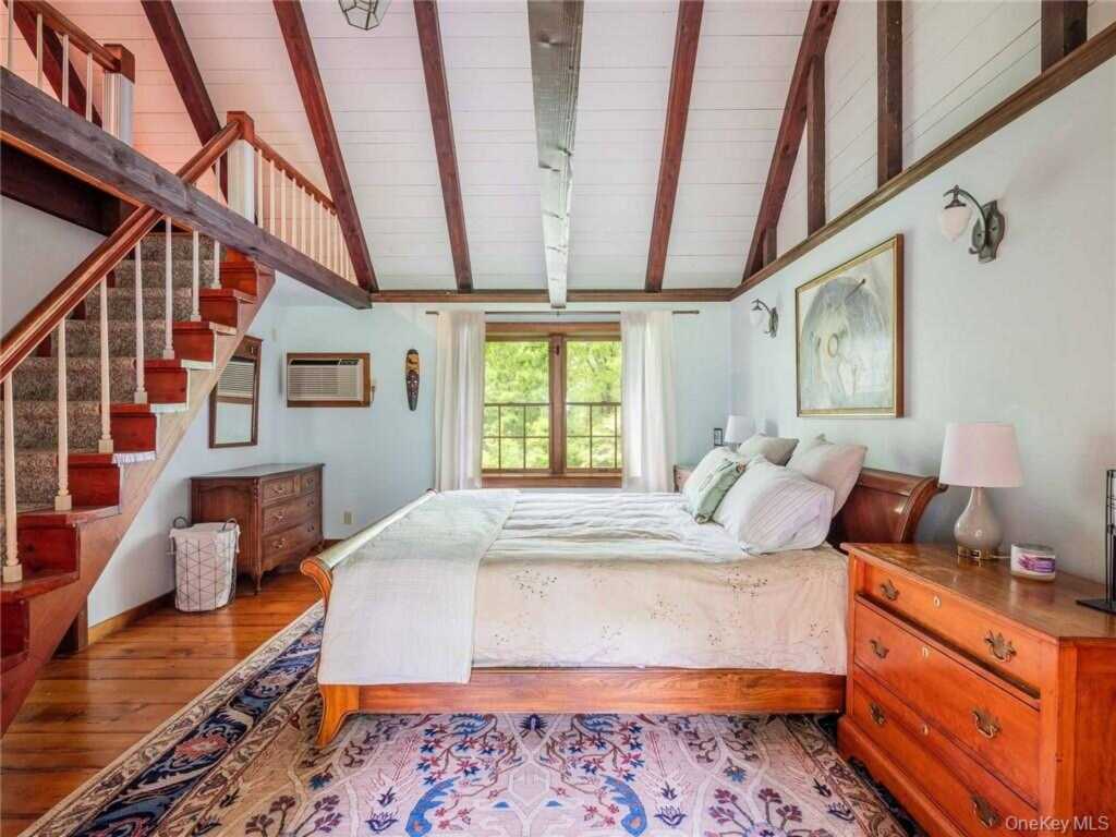 74 Hilltop Road, Rhinebeck, NY 12572 - Photo 19 of 40