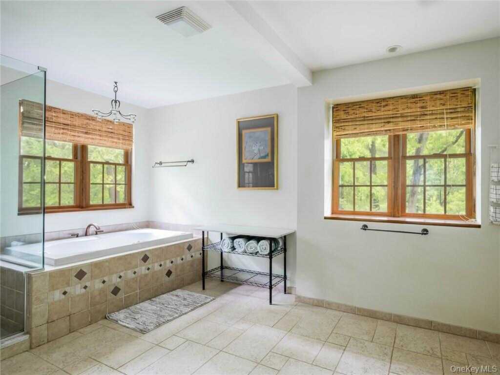 74 Hilltop Road, Rhinebeck, NY 12572 - Photo 22 of 40