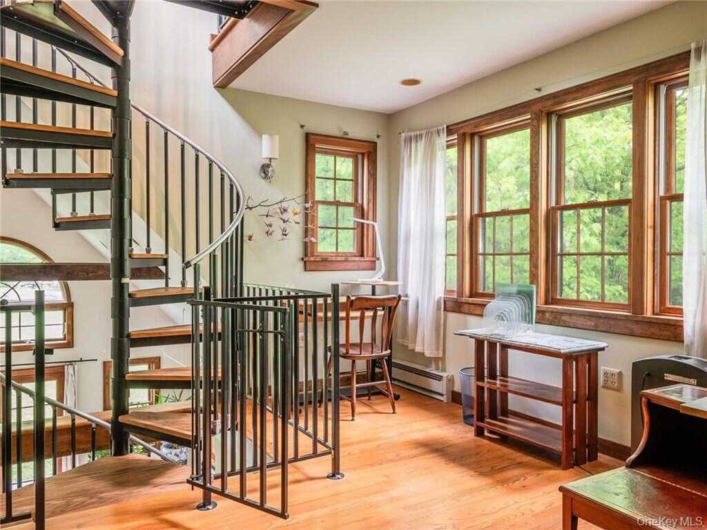 74 Hilltop Road, Rhinebeck, NY 12572 - Photo 24 of 40