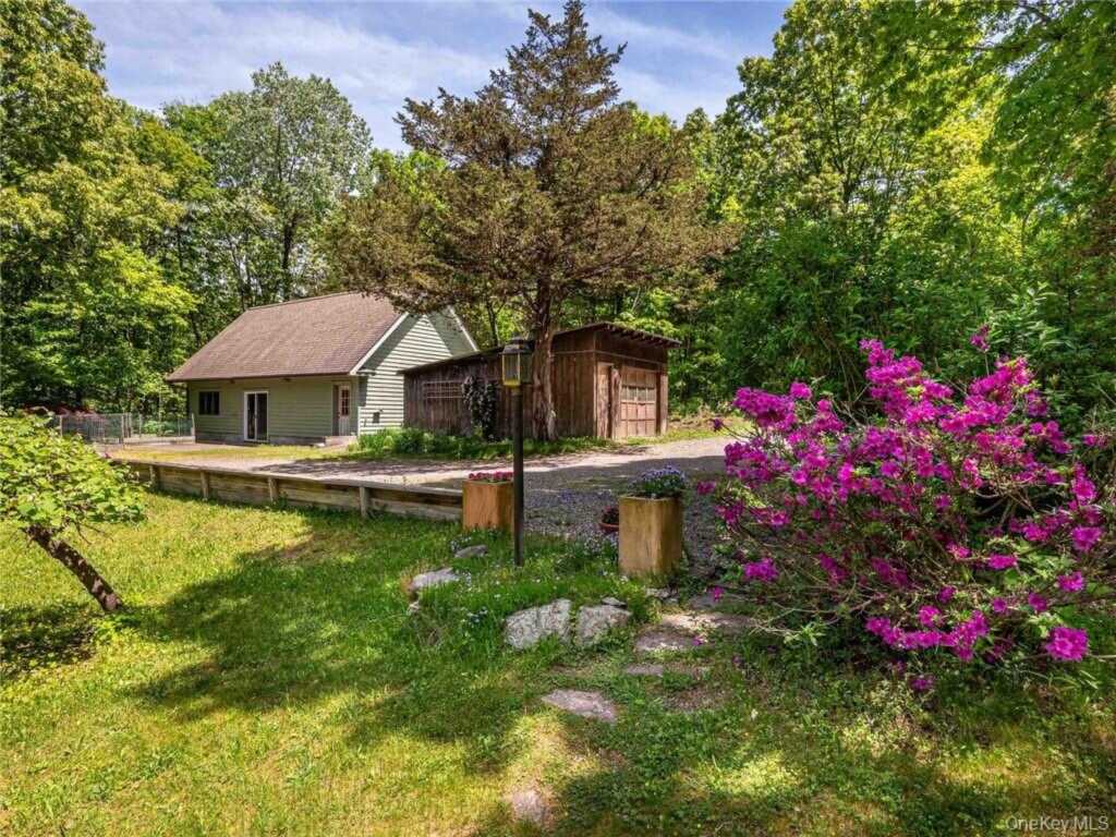 74 Hilltop Road, Rhinebeck, NY 12572 - Photo 33 of 40