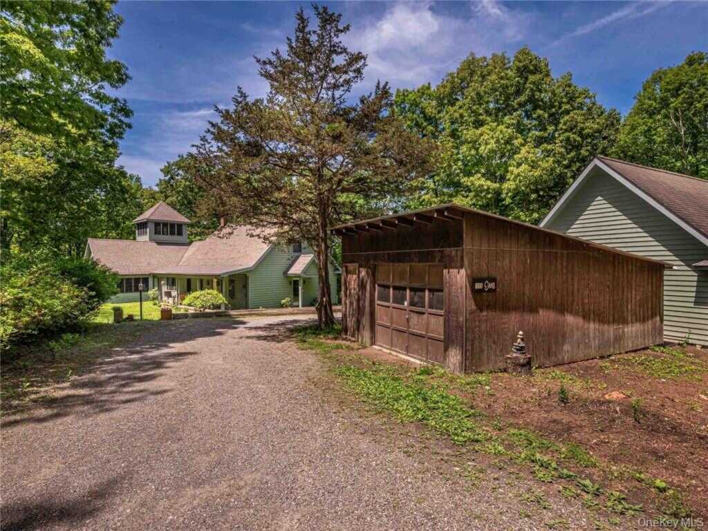 74 Hilltop Road, Rhinebeck, NY 12572 - Photo 37 of 40