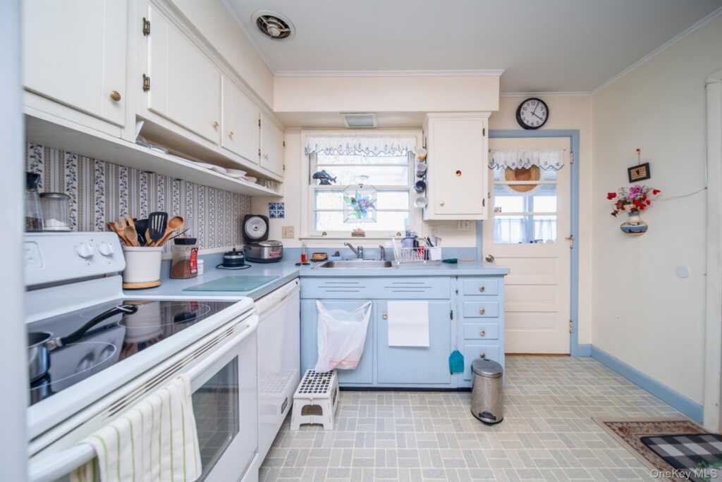 3 Lipton Street, Kingston, NY 12401 - Photo 11 of 34