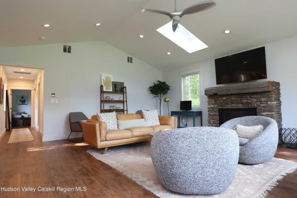 36 Northwoods Road, Unit #A, Woodstock, NY 12498 - Photo 3 of 15