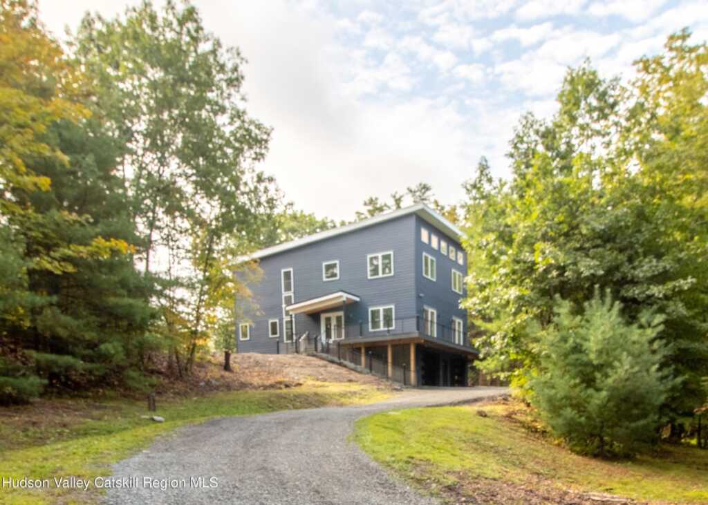 9 Iroquois Lane, Hurley, NY 12443 - Photo 2 of 45