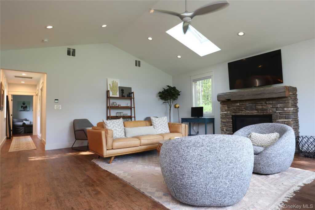 36 Northwoods Road, Unit #A, Woodstock, NY 12498 - Photo 3 of 13