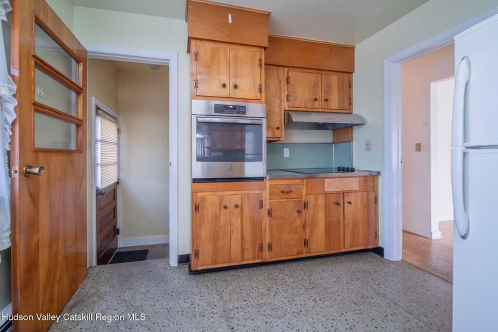 272 Chester Street, Kingston, NY 12401 - Photo 8 of 25