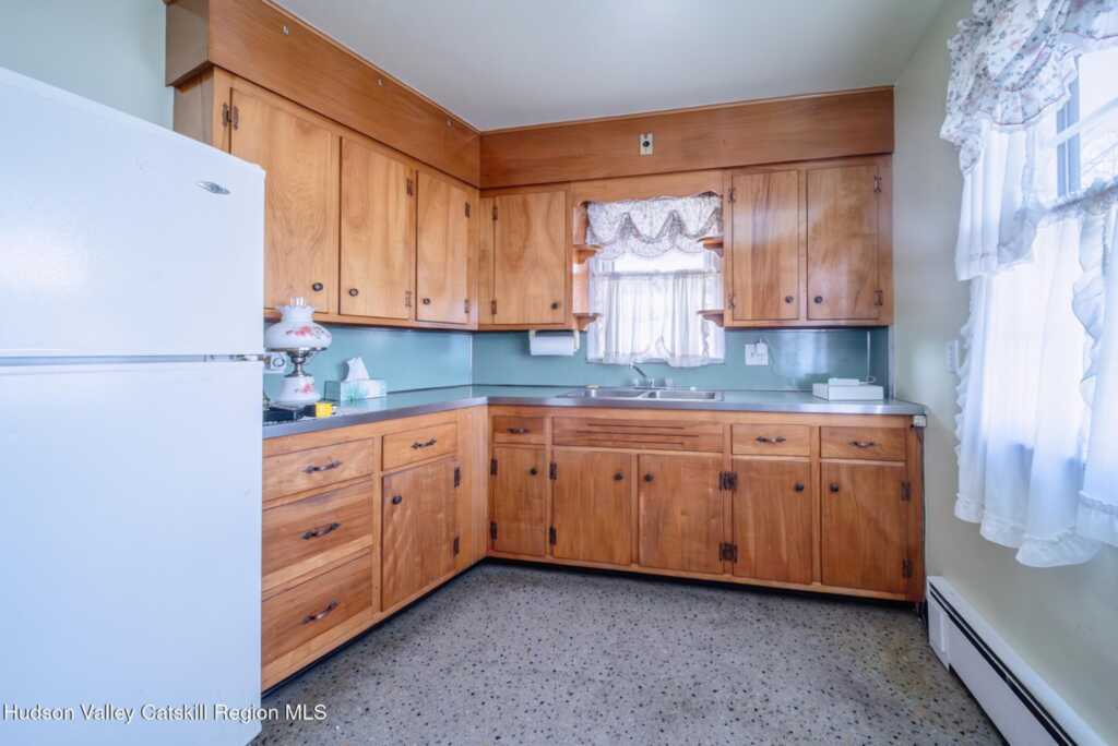 272 Chester Street, Kingston, NY 12401 - Photo 9 of 25