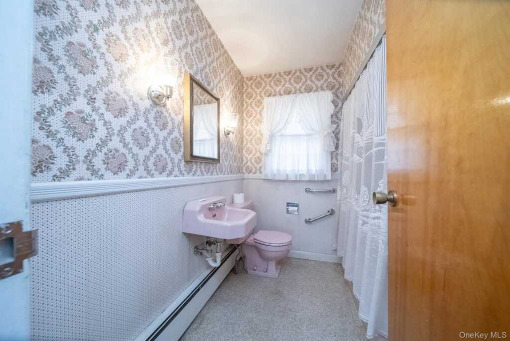 272 E Chester Street, Kingston, NY 12401 - Photo 17 of 25