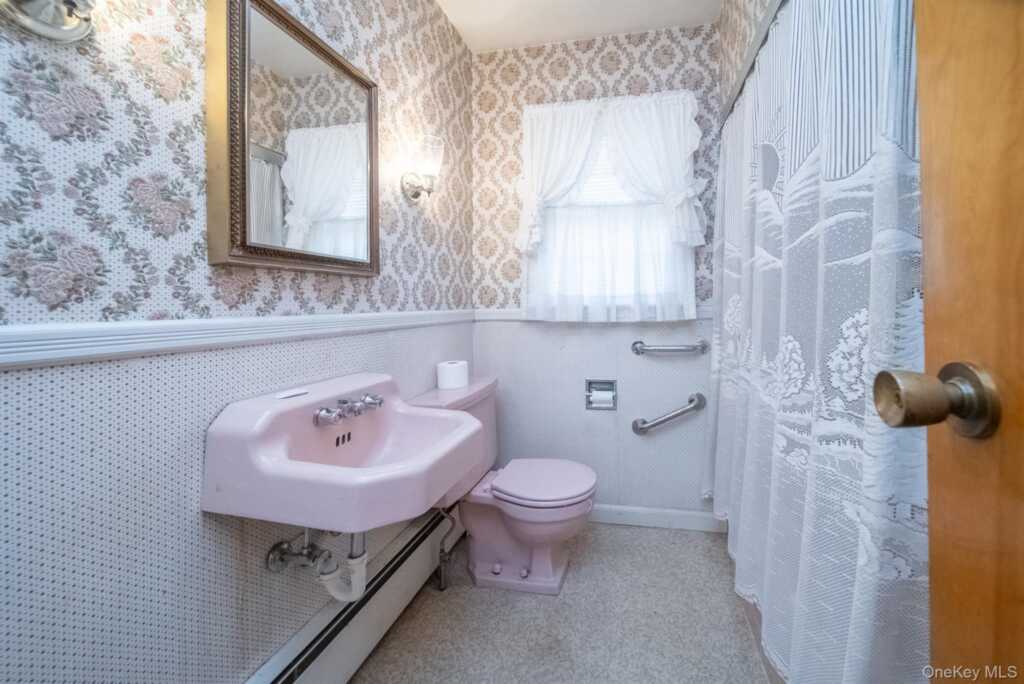 272 E Chester Street, Kingston, NY 12401 - Photo 18 of 25