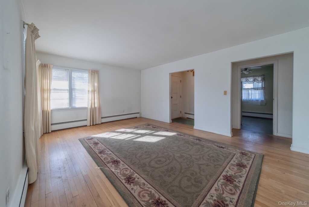 272 E Chester Street, Kingston, NY 12401 - Photo 4 of 25