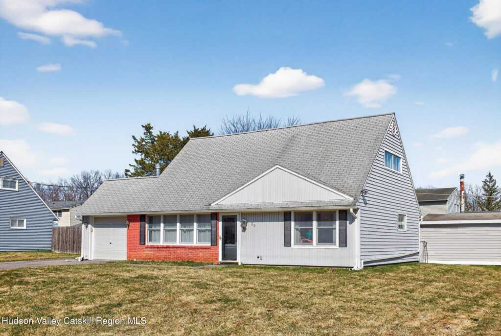 38 Dunwoodie Drive, Kingston, NY 12401 - Photo 2 of 21