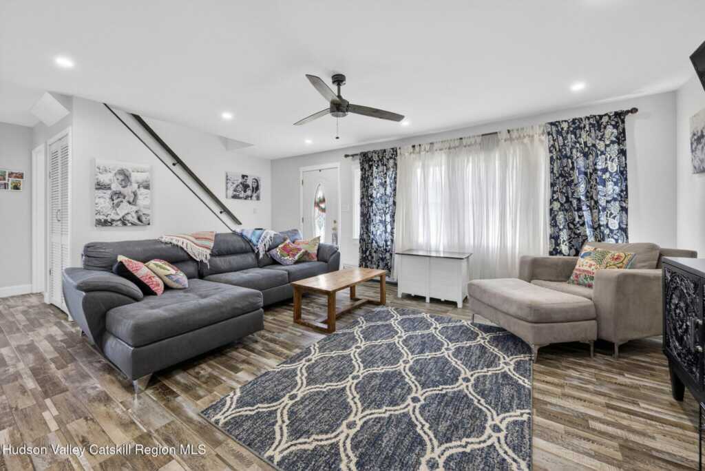 38 Dunwoodie Drive, Kingston, NY 12401 - Photo 3 of 21