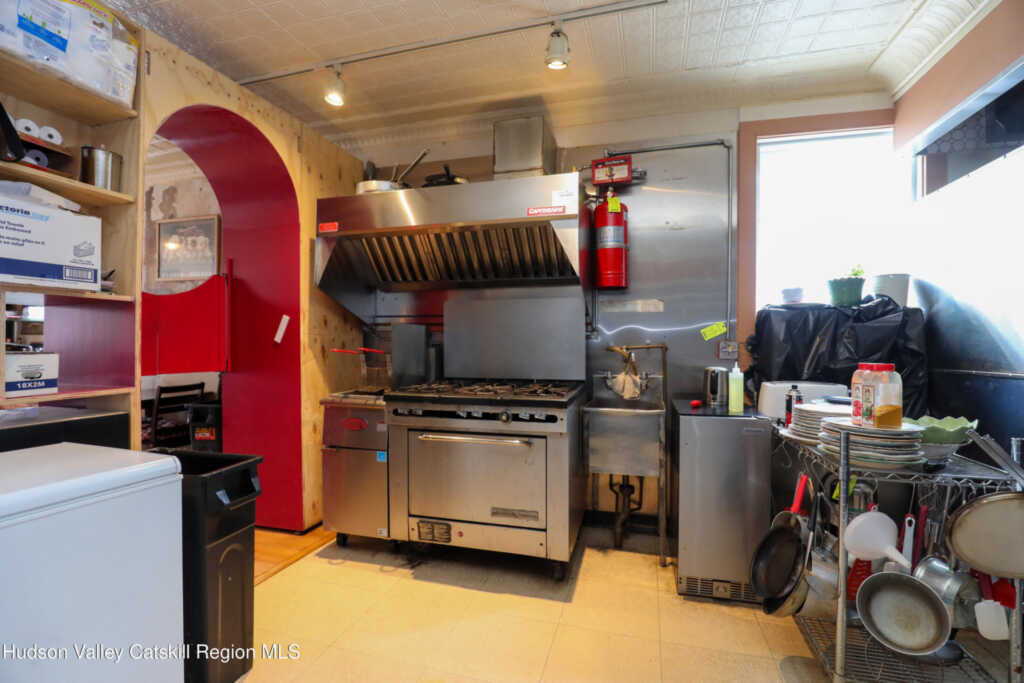 407 Main Street, Rosendale, NY 12472 - Photo 12 of 18