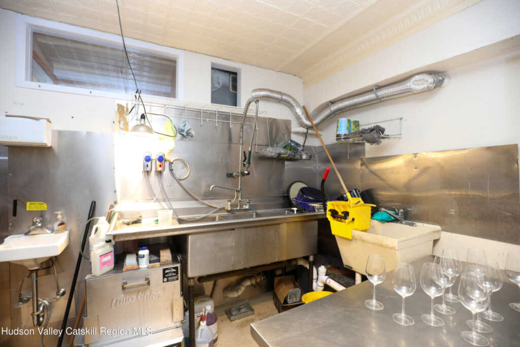 407 Main Street, Rosendale, NY 12472 - Photo 14 of 18