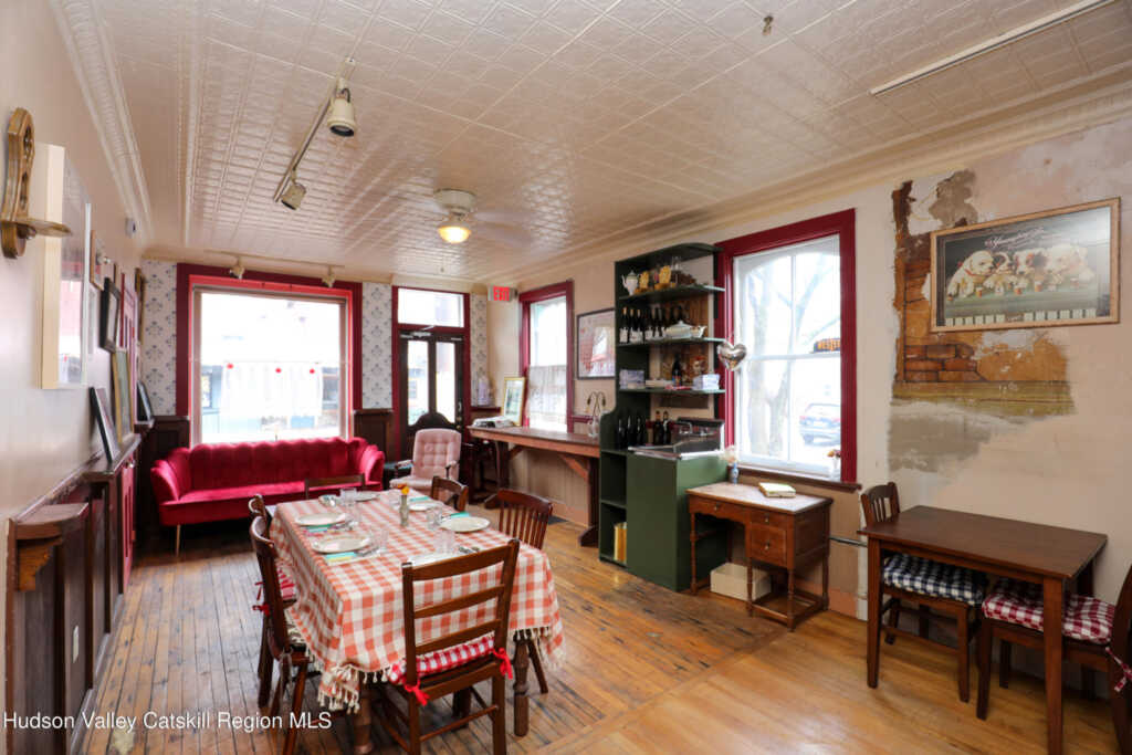 407 Main Street, Rosendale, NY 12472 - Photo 2 of 18