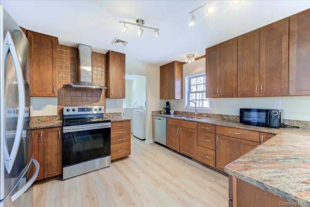 237 S Ohioville Road, New Paltz, NY 12561 - Photo 10 of 48