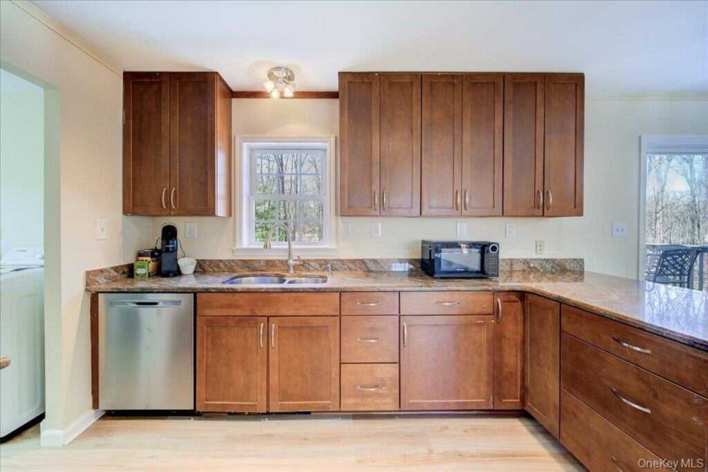 237 S Ohioville Road, New Paltz, NY 12561 - Photo 11 of 48