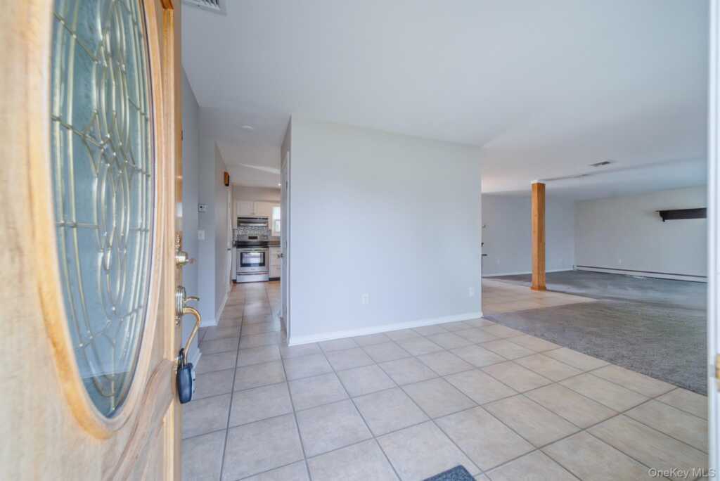 37 Spaulding Lane, Saugerties, NY 12477 - Photo 2 of 47