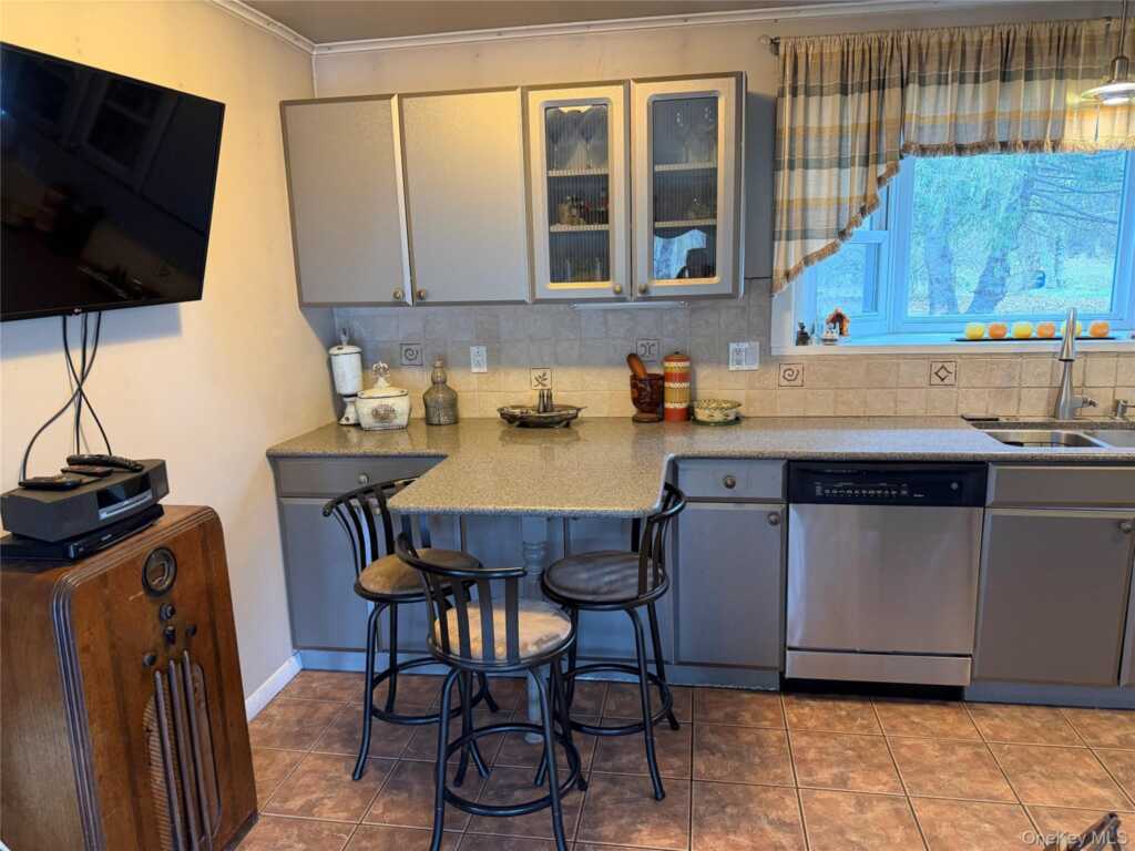 2518 Route 9G, Rhinebeck, NY 12580 - Photo 6 of 24