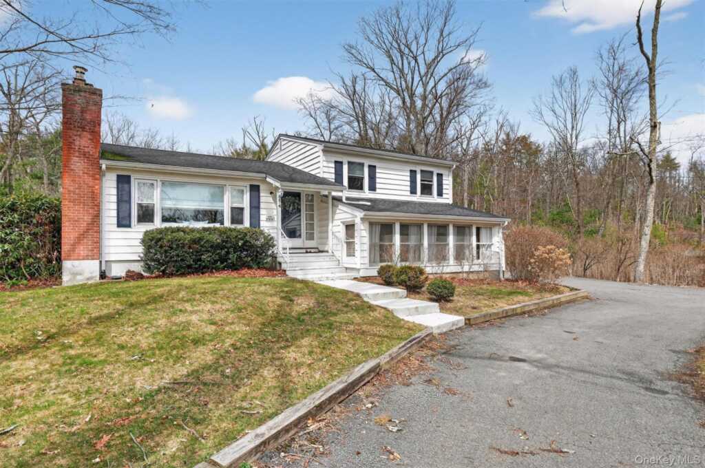 274 Morgan Hill Road, Hurley, NY 12443 - Photo 2 of 39