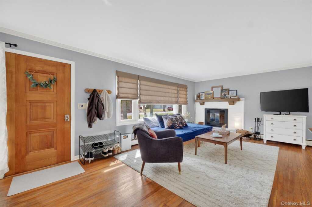 274 Morgan Hill Road, Hurley, NY 12443 - Photo 3 of 39