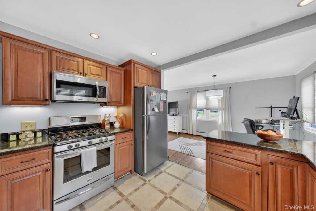 274 Morgan Hill Road, Hurley, NY 12443 - Photo 8 of 39