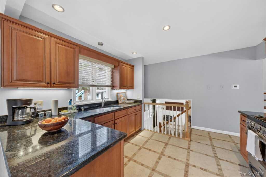 274 Morgan Hill Road, Hurley, NY 12443 - Photo 9 of 39