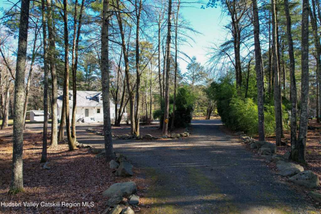11 Blue Heron Drive, Kingston, NY 12401 - Photo 8 of 50