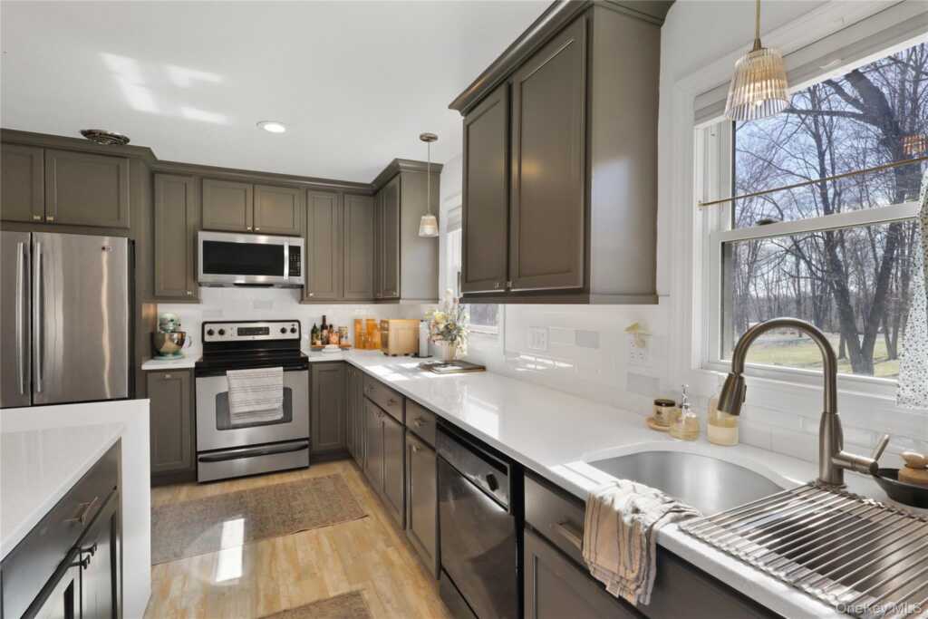 12 Anita Court, Kingston, NY 12401 - Photo 6 of 50