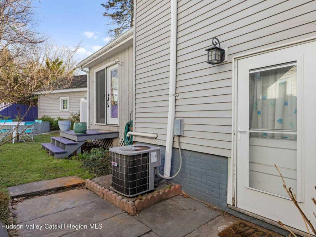 29 Elizabeth Street, Saugerties, NY 12477 - Photo 37 of 50