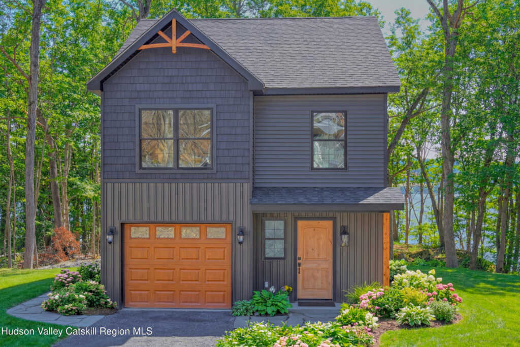 11 Mueller Road, Saugerties, NY 12477