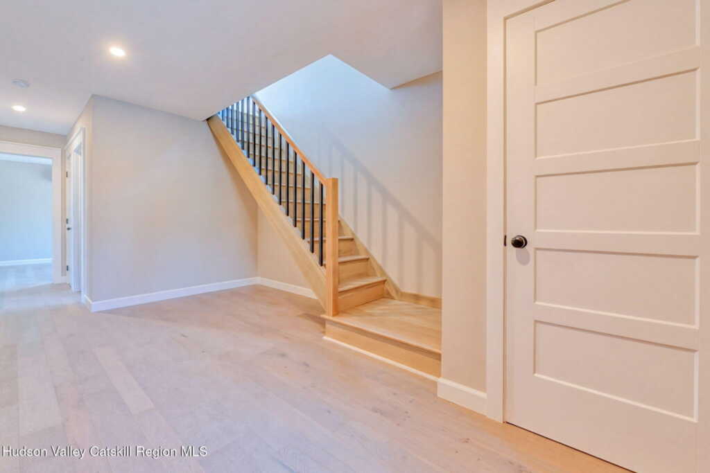 11 Mueller Road, Saugerties, NY 12477 - Photo 10 of 36