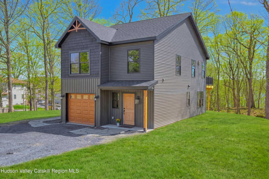 11 Mueller Road, Saugerties, NY 12477 - Photo 4 of 36