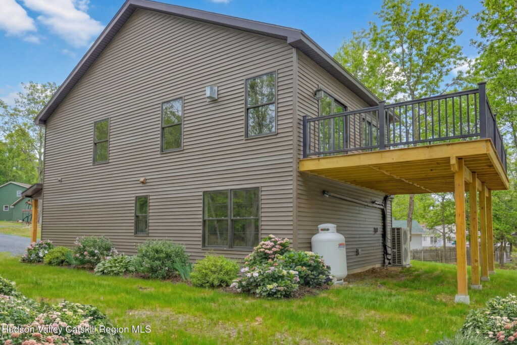 11 Mueller Road, Saugerties, NY 12477 - Photo 6 of 36