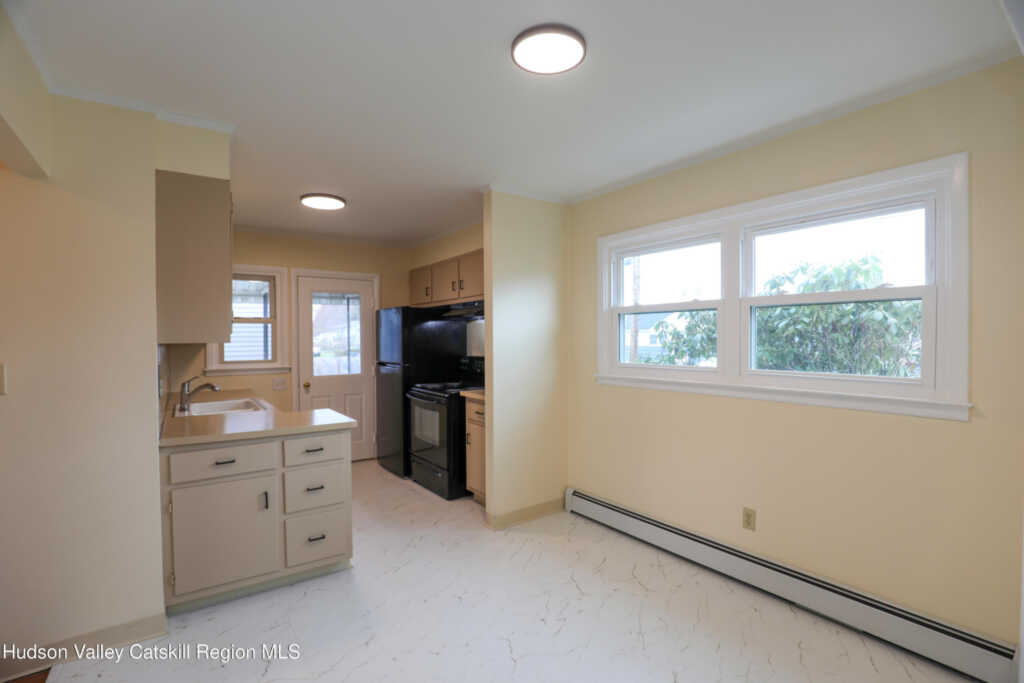 11 Mountain View Avenue, Saugerties, NY 12477 - Photo 5 of 24