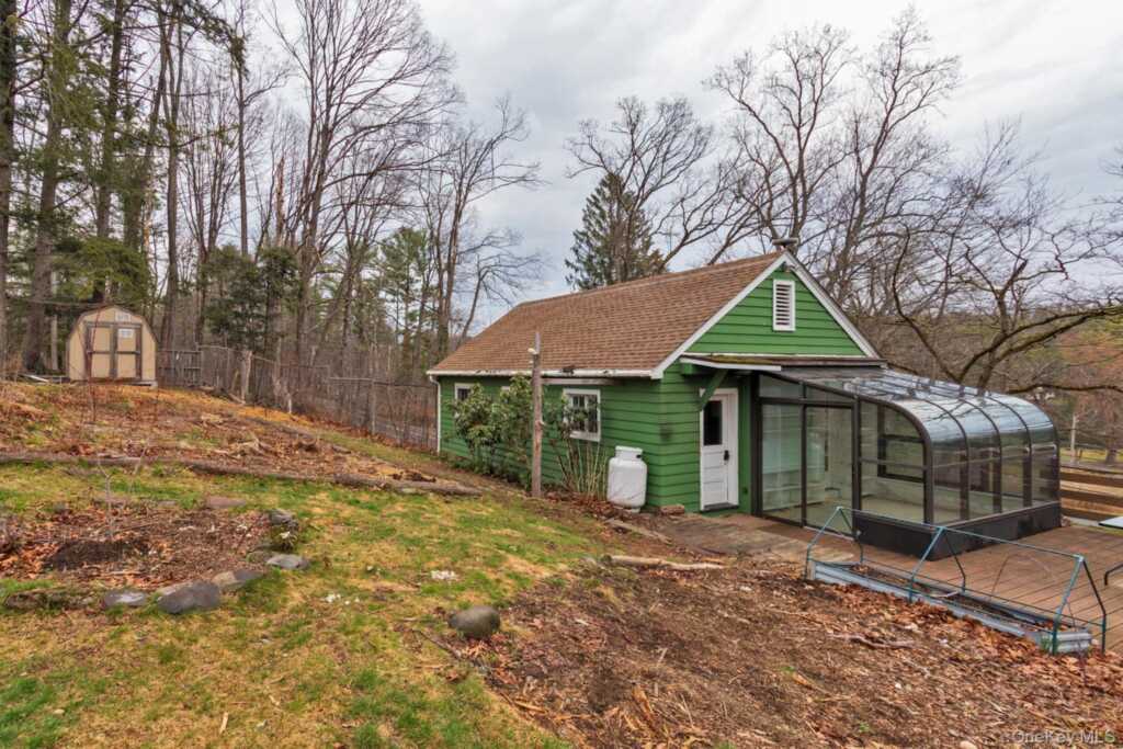 67 Kallop Road, Rosendale, NY 12401