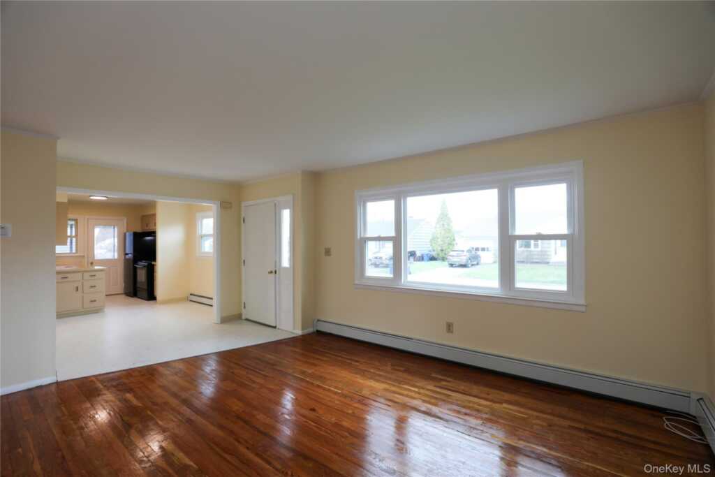 11 Mountain View Avenue, Saugerties, NY 12477 - Photo 8 of 23