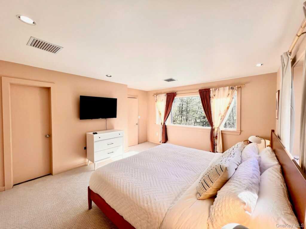 9 Munchkin Lane, Woodstock, NY 12401 - Photo 19 of 30