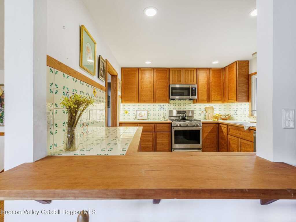 10 Purdy Hollow Road, Woodstock, NY 12498 - Photo 14 of 30